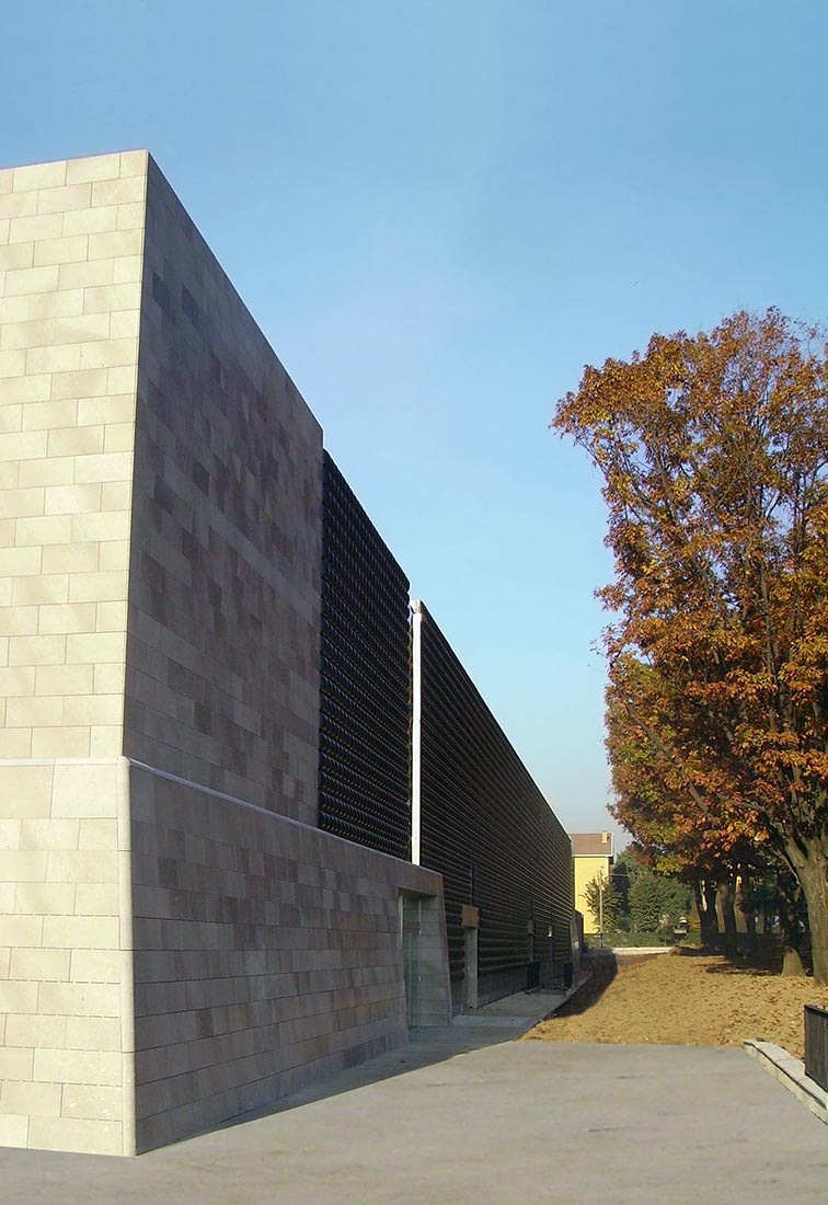 Esselunga mall Macherio - View of the north-east side façade