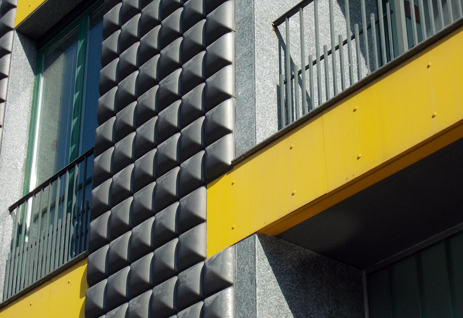 Building 25 Politecnico di Milano - Detail of the south facade