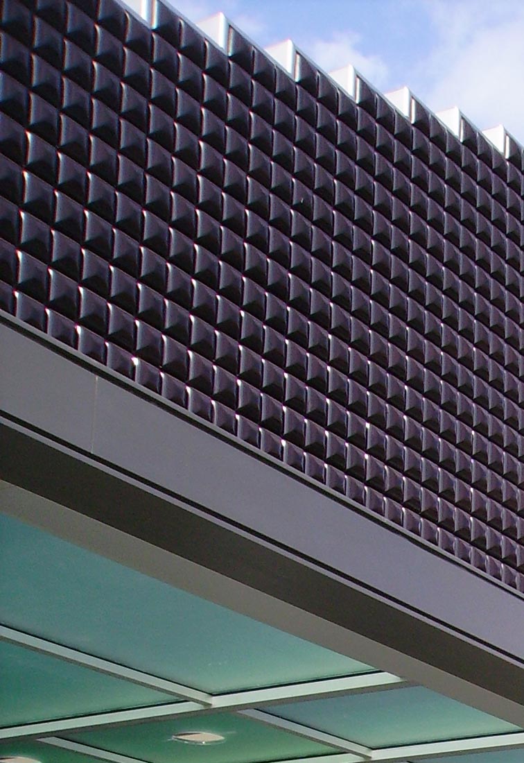 Esselunga mall Piacenza - Detail of the ashlar