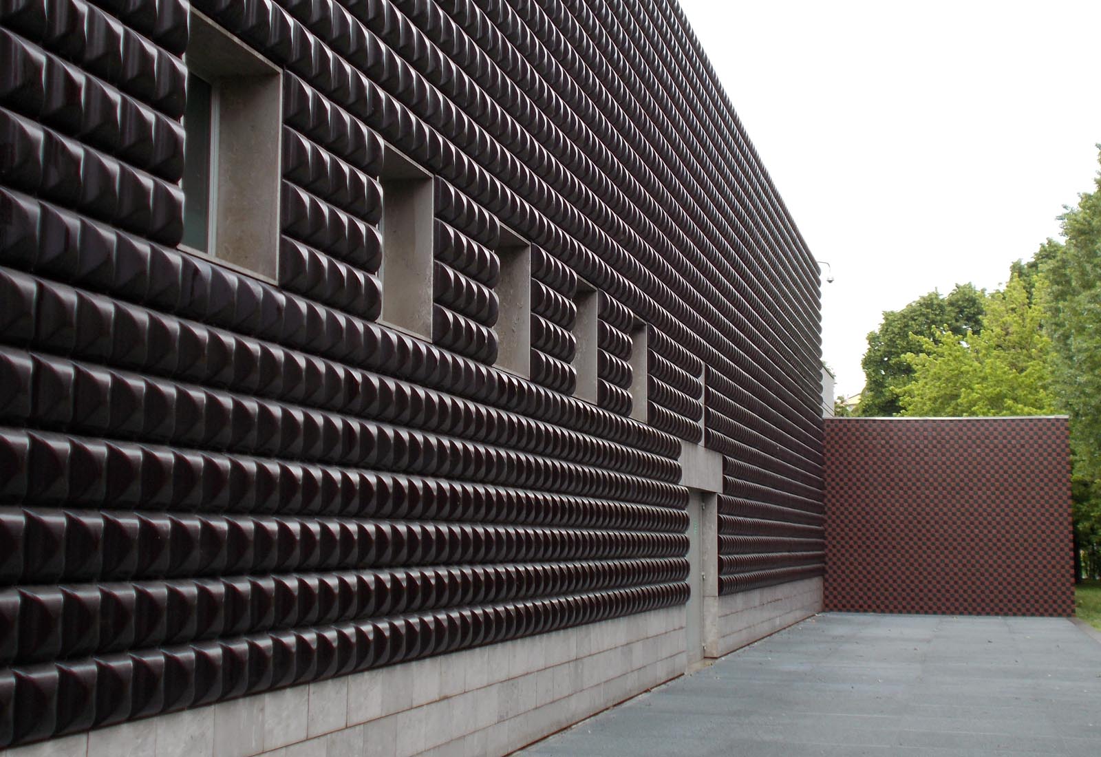 Esselunga mall Piacenza - The east facade