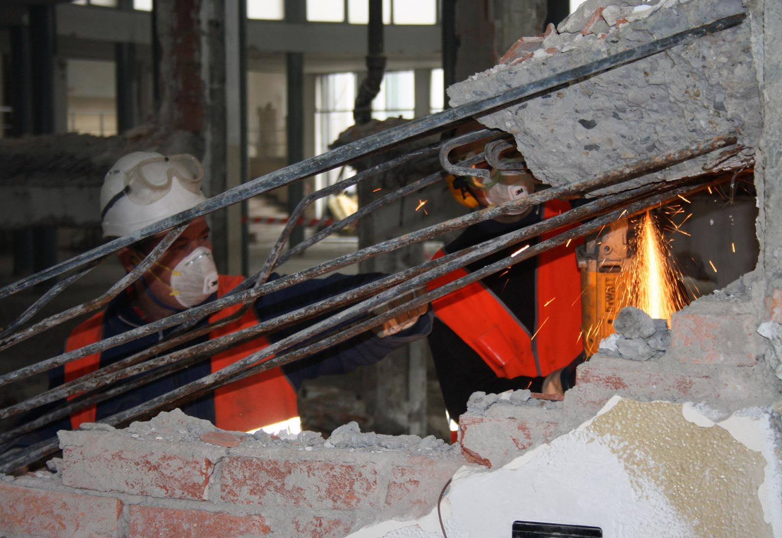 Manzoni school center in Milan - Demolition of structures