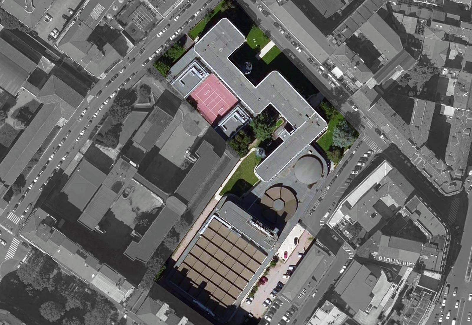 Manzoni school center in Milan - Zenithal aerial view