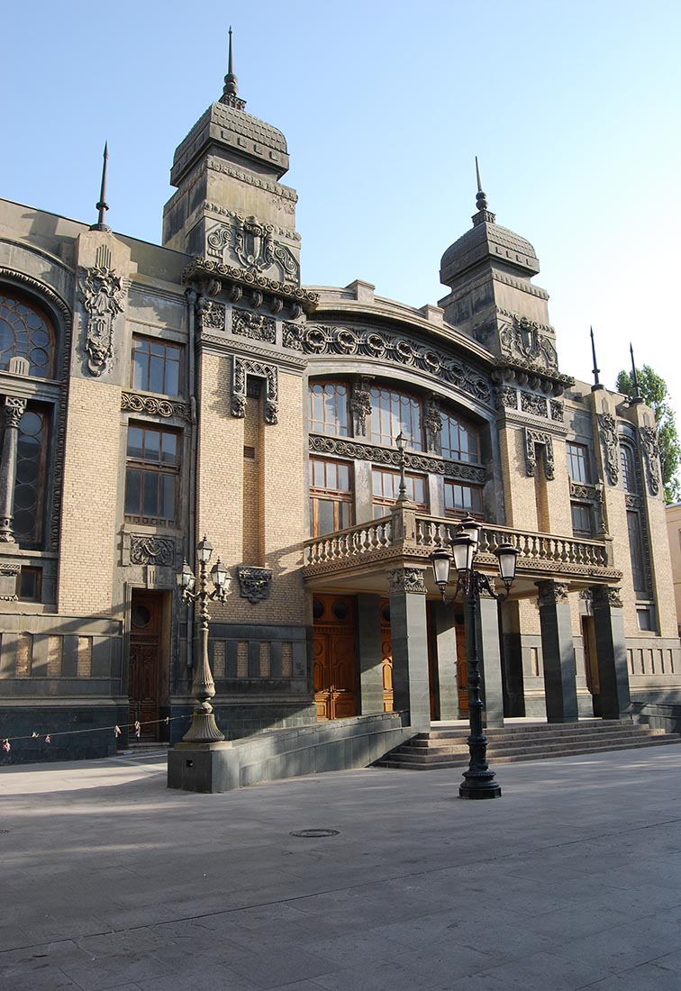 Baku Opera and Ballet Theatre - The southern facade - Current situation