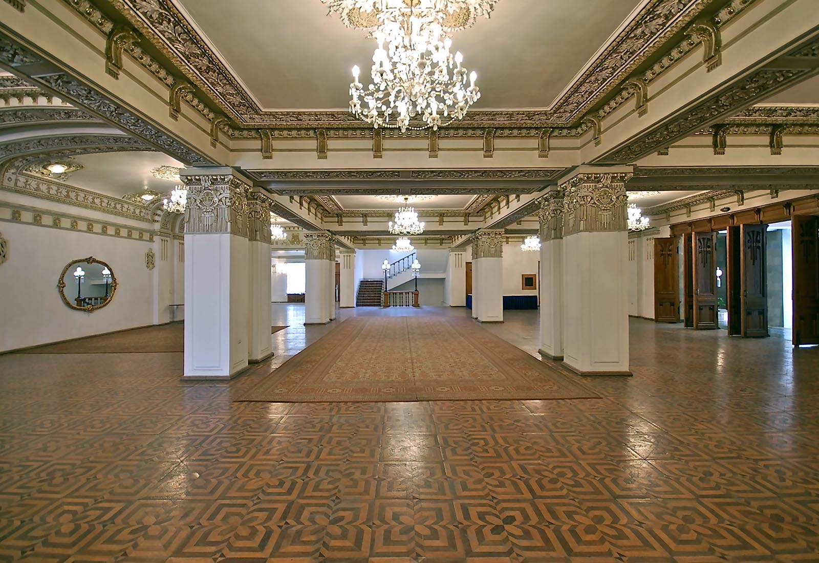 Baku Opera and Ballet Theatre - The foyer on the mezzanine floor - Current situation