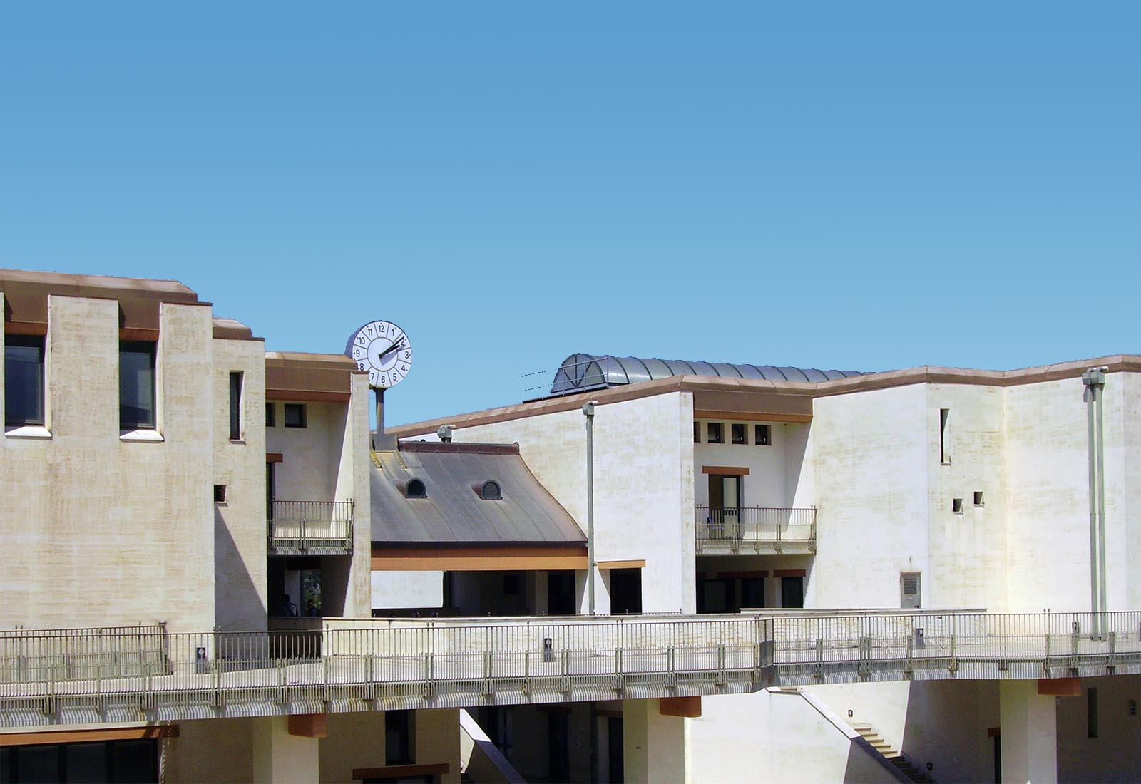 Ecotekne university center in Lecce - The internal court of the classrooms building