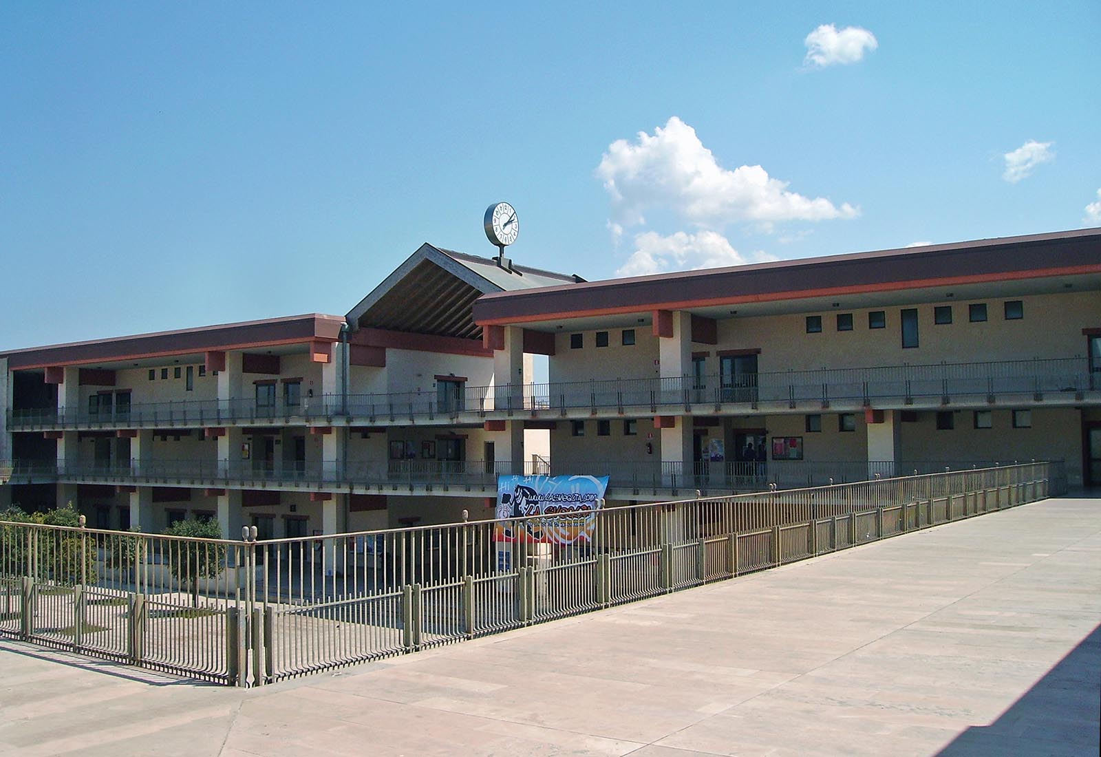 Ecotekne university center in Lecce - The internal court of the classrooms building