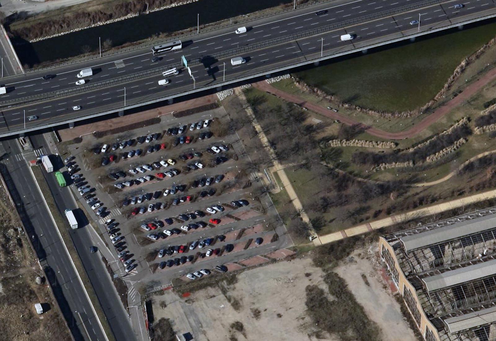 Parking lots in the Rubattino area Milan - Aerial view parking area P4