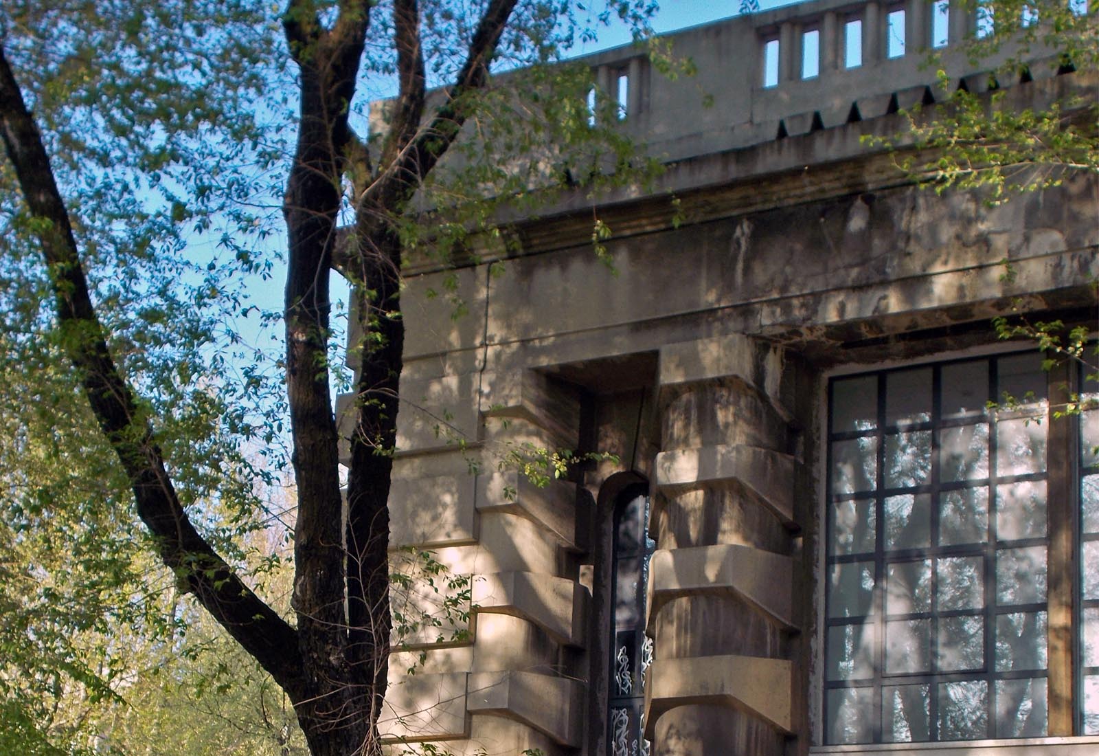 Politecnico Fotonica - Dettaglio della facciata