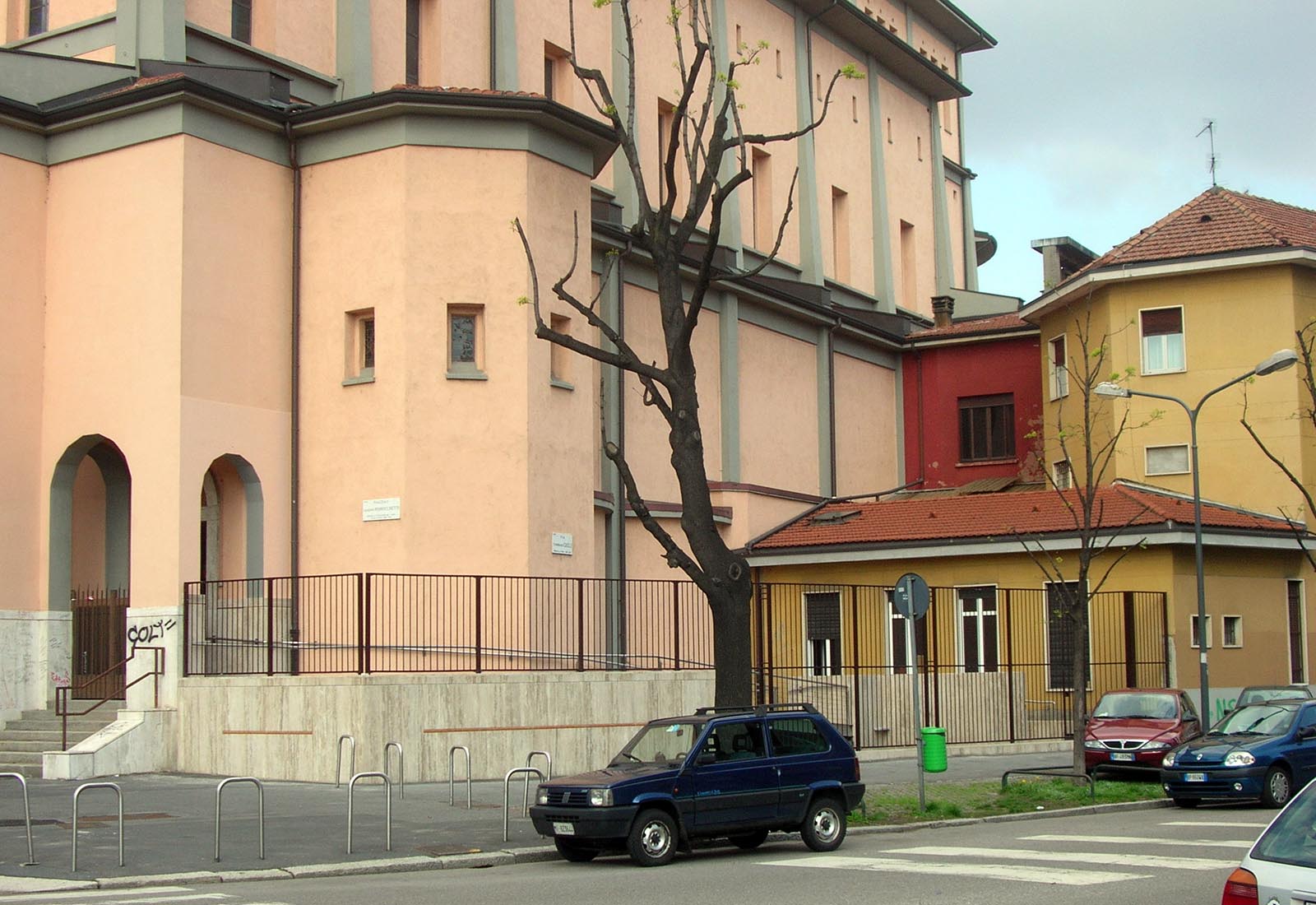 Church in Perucchetti square in Milan - The external wall