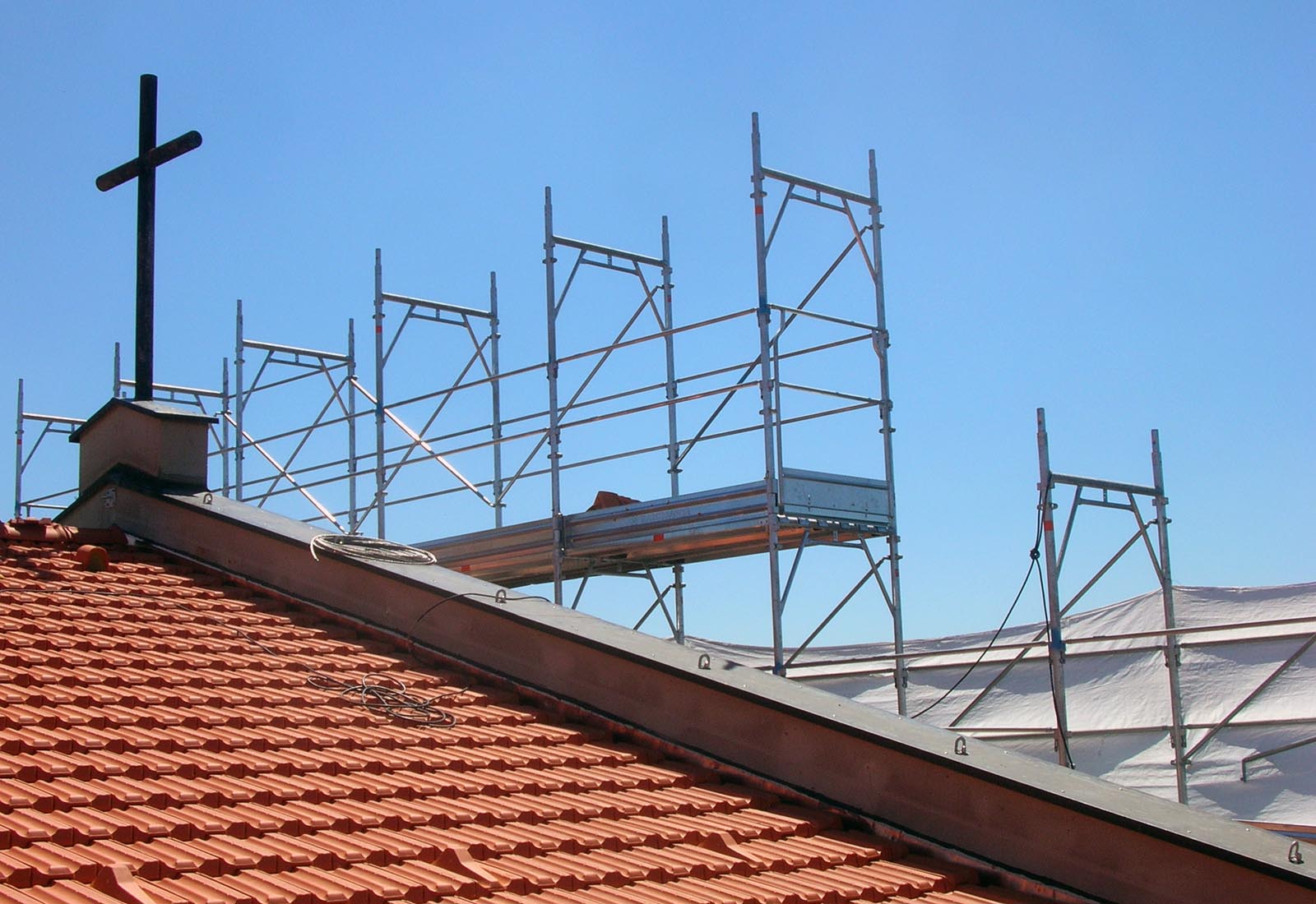 Church in Perucchetti square in Milan - Roof renovation