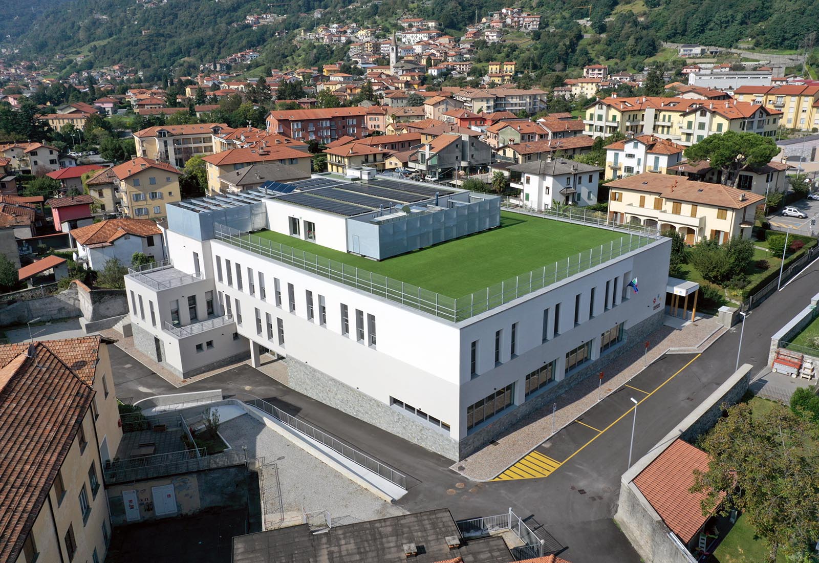 Primary school in Gravedona - Aerial view