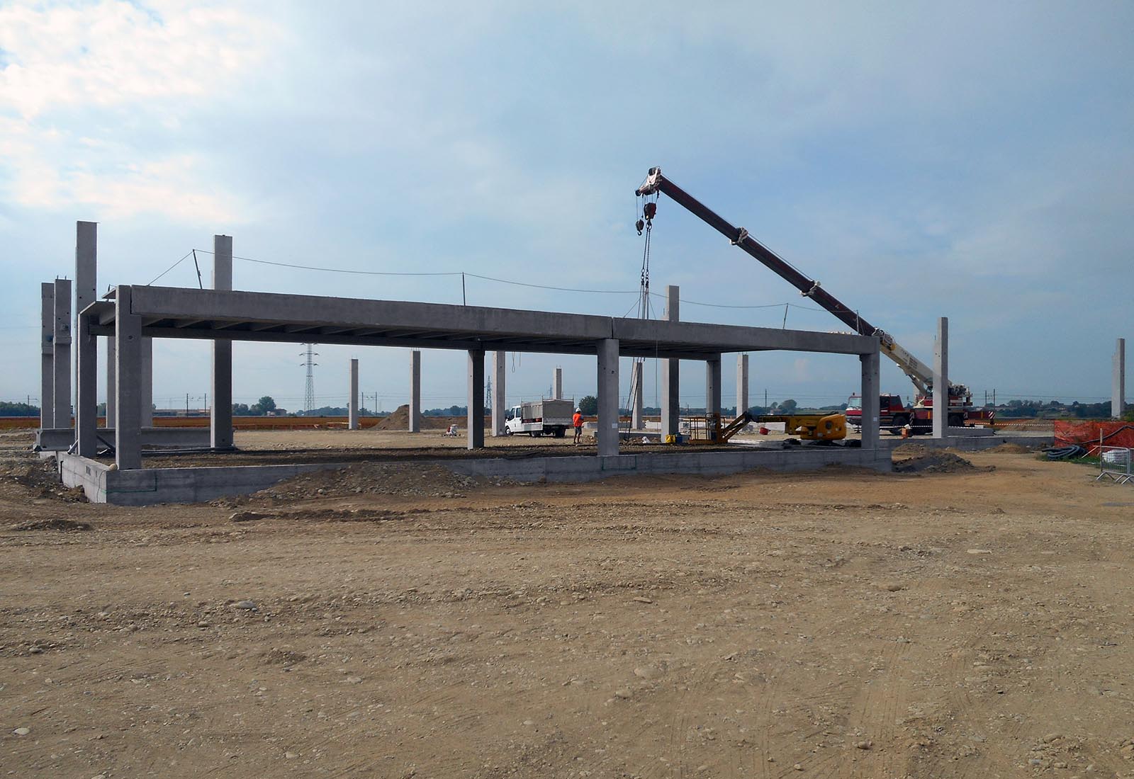 Decathlon Novara - Assembly of the precast structure