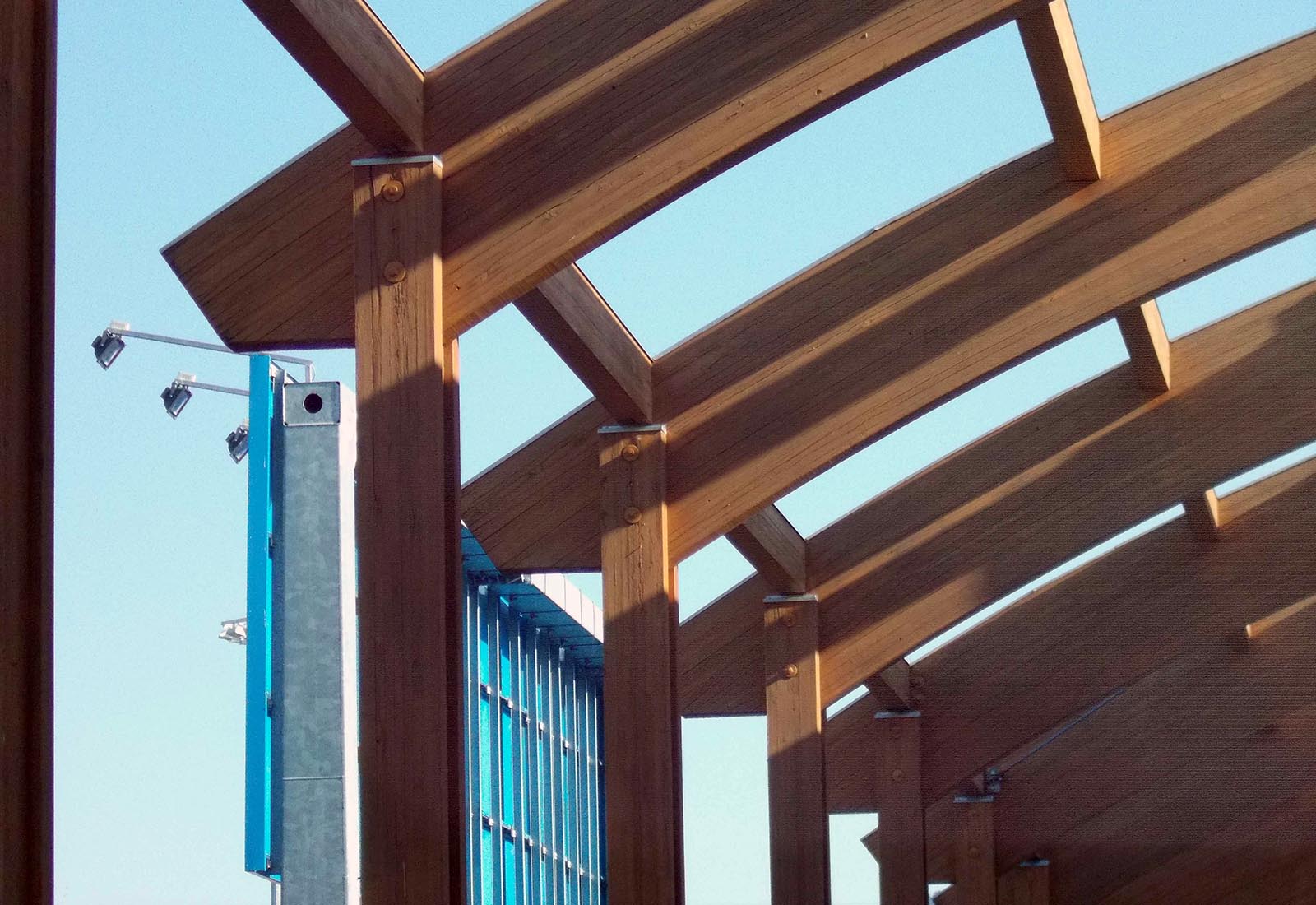 Decathlon retail center in Moncalieri - Detail of the wooden structure