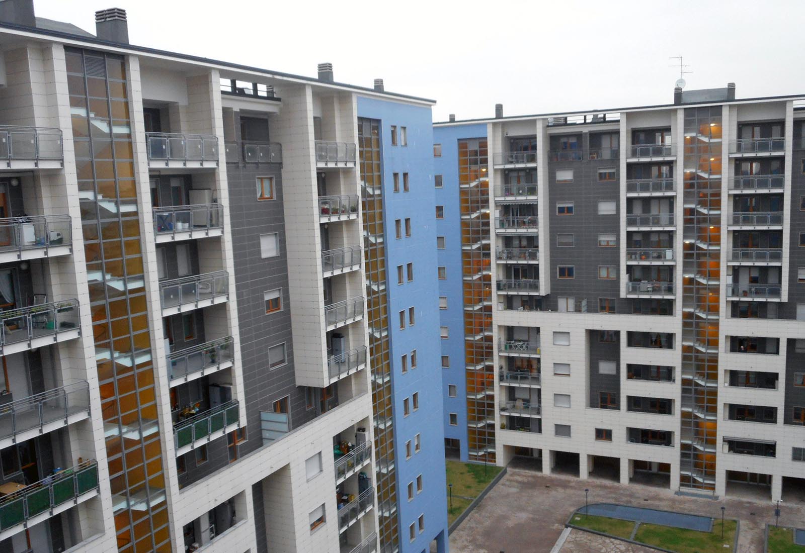 Aquitania residential building in Milan - View