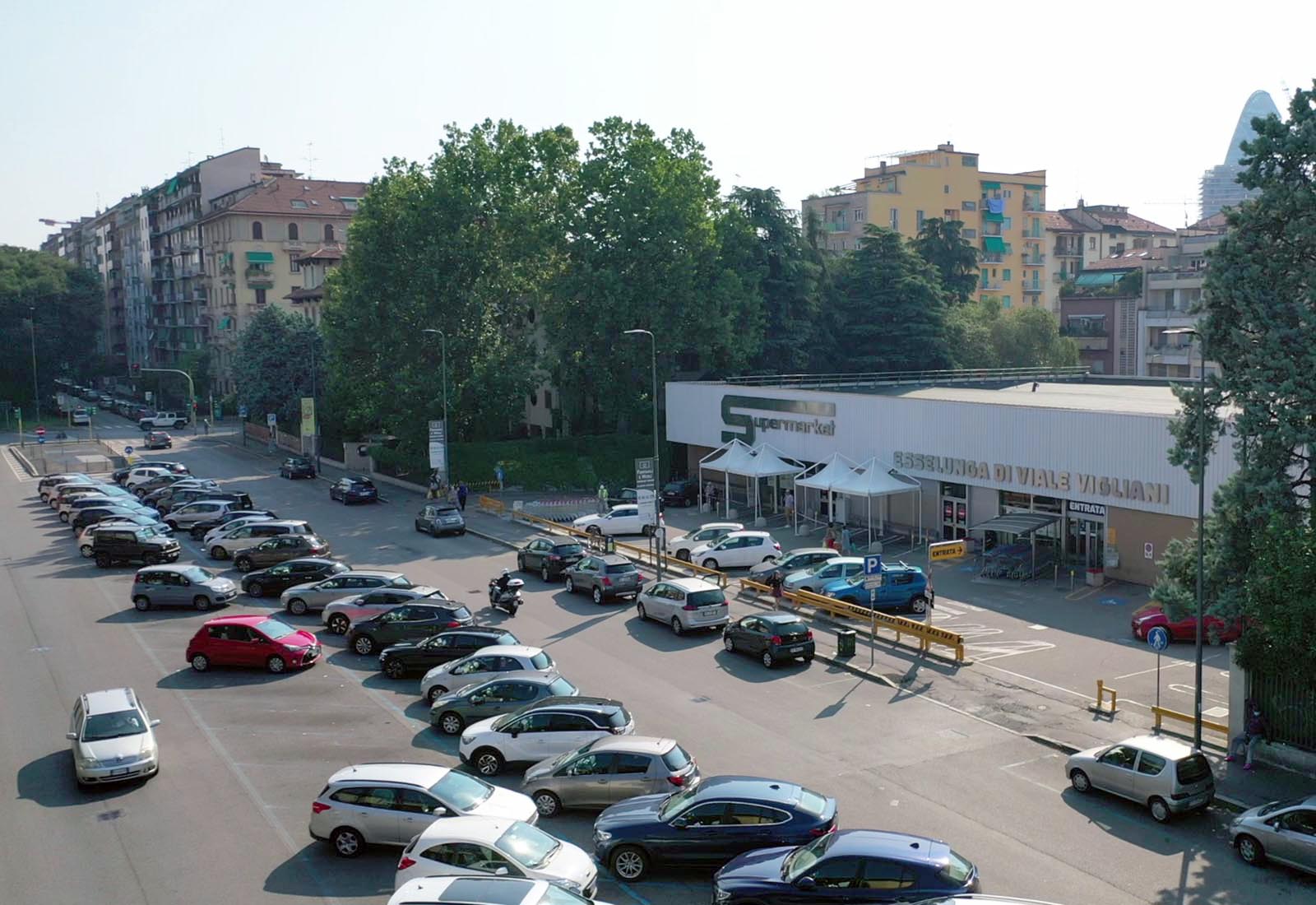 Esselunga Vigliani shopping center Milan - View