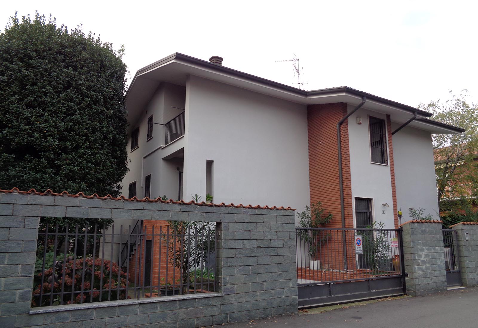 Conformity assessment for a house in Cerchiate Pero - View