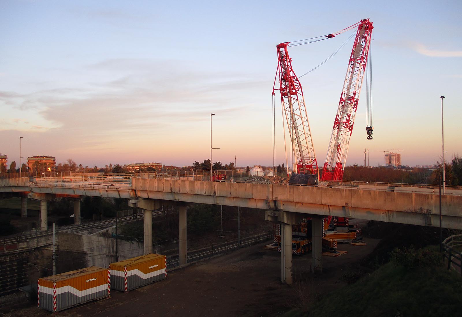 Railroad overpass renovation in Rho - The construction site