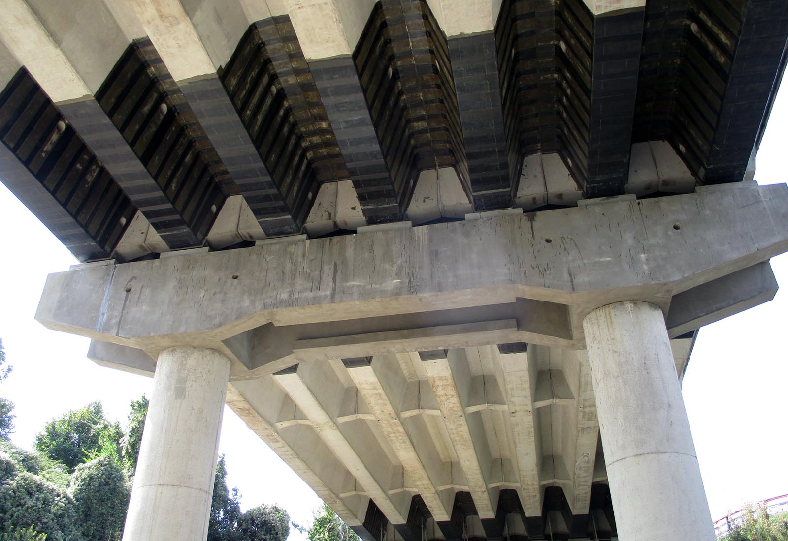 Railroad overpass renovation in Rho - The carbon fiber reinforcements