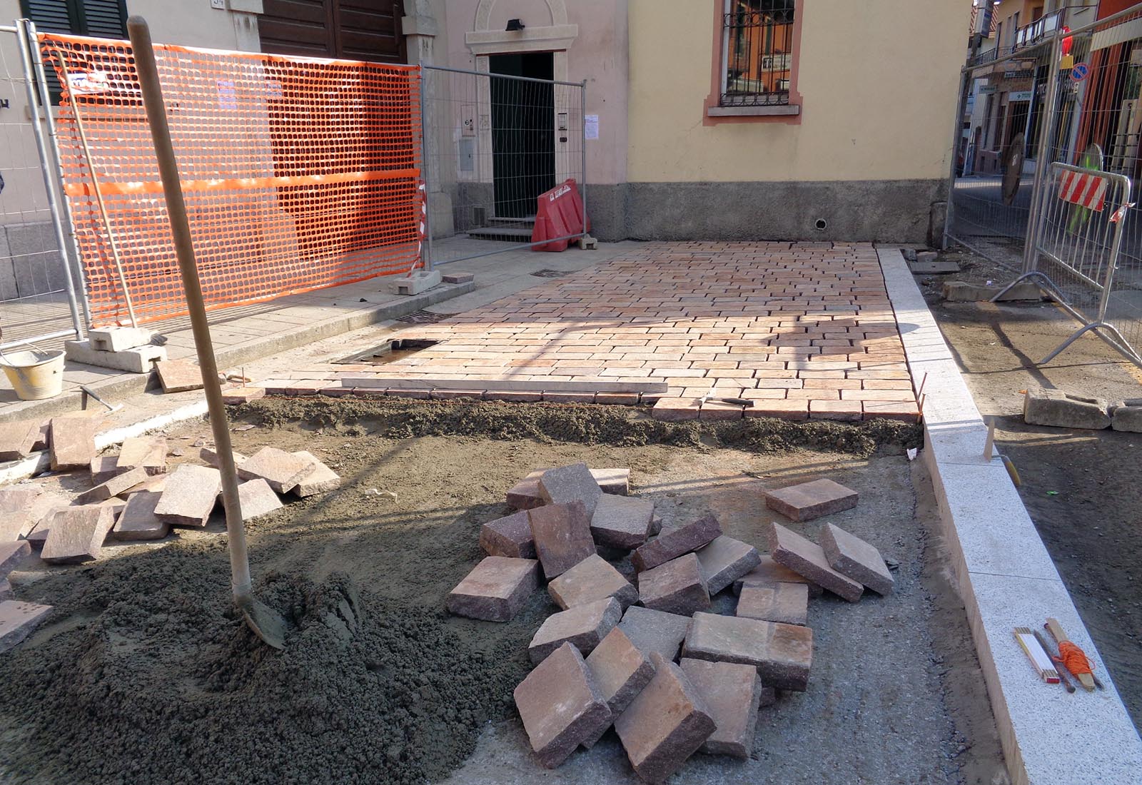 Piazza Libertà ad Appiano Gentile - Il cantiere