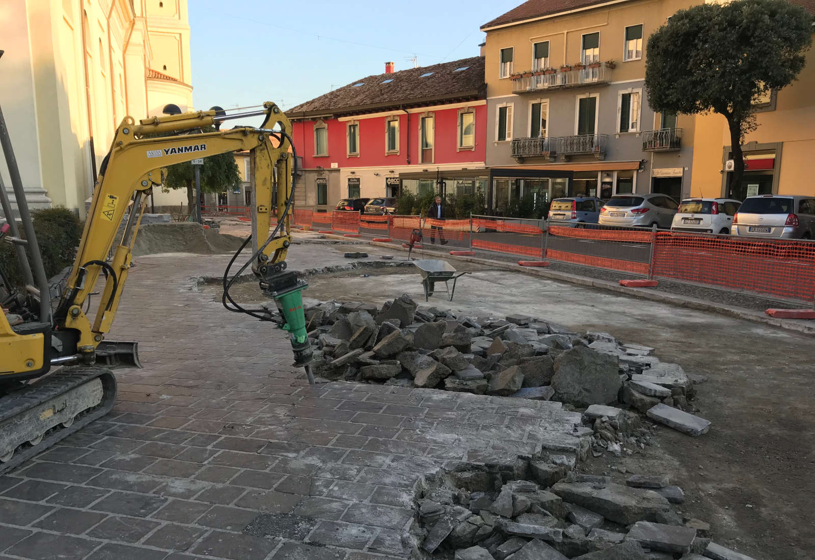 Urbanization works Piano del Centro in Brugherio - The construction site in Roma square