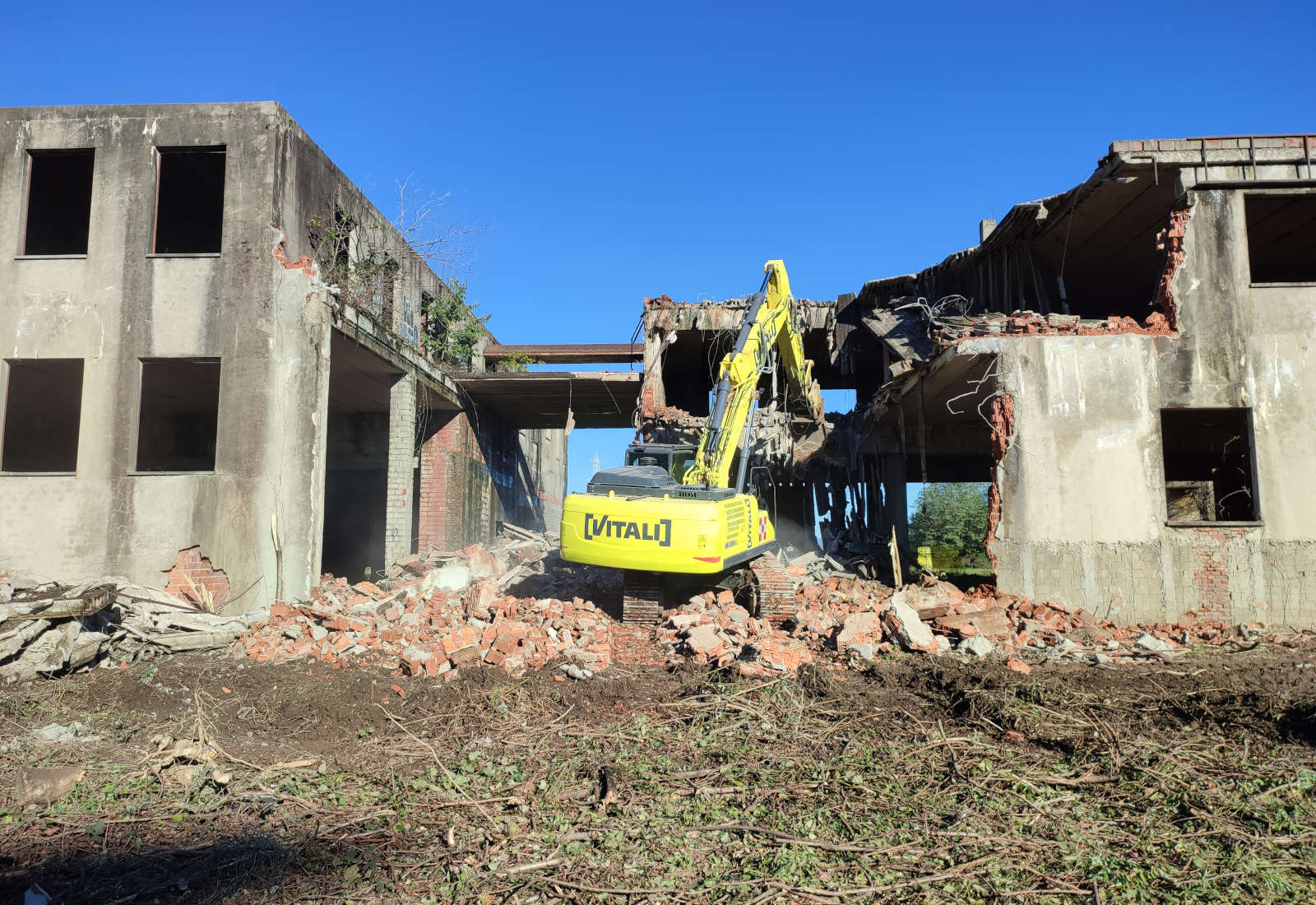 Landscaping of the Panigadi farmhouse in Lainate - Demolitions