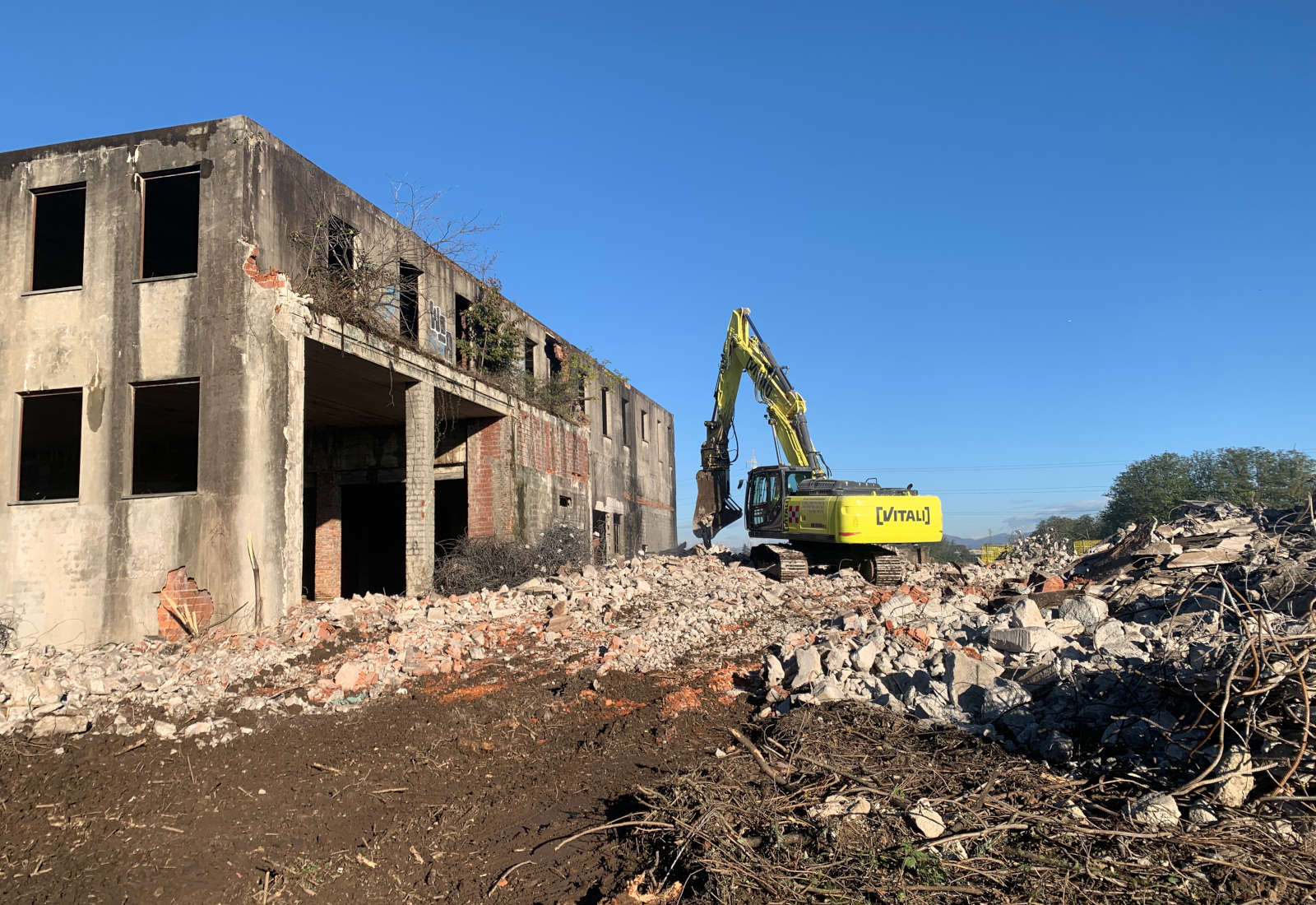 Landscaping of the Panigadi farmhouse in Lainate - Demolitions