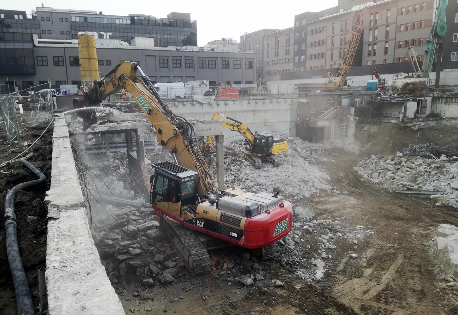 Hospital building in Ospedale San Raffaele in Milan - Demolitions