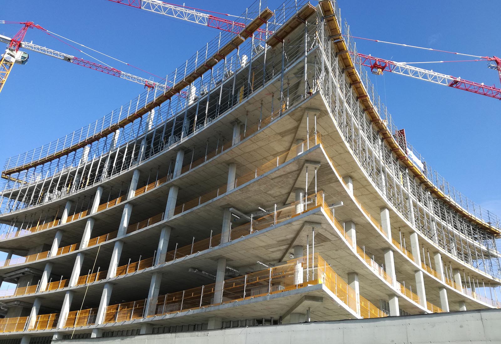 Hospital building in Ospedale San Raffaele in Milan - Elevation structures