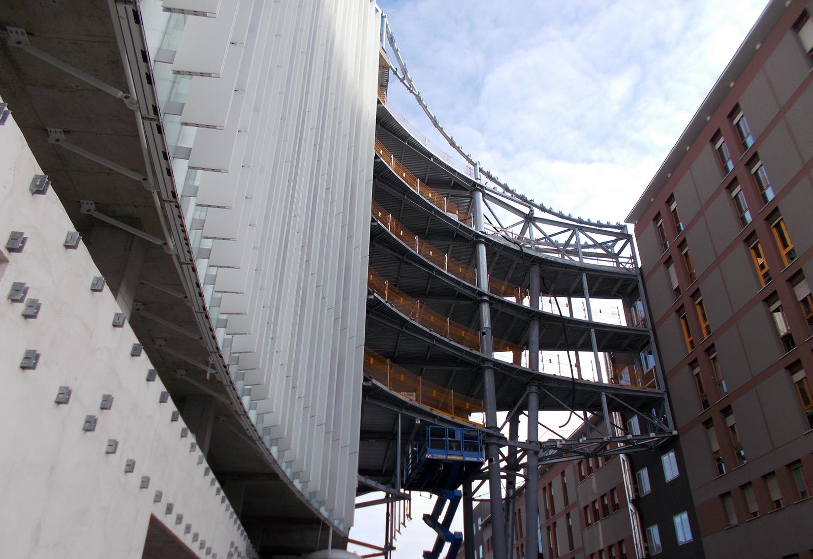 Hospital building in Ospedale San Raffaele in Milan - View