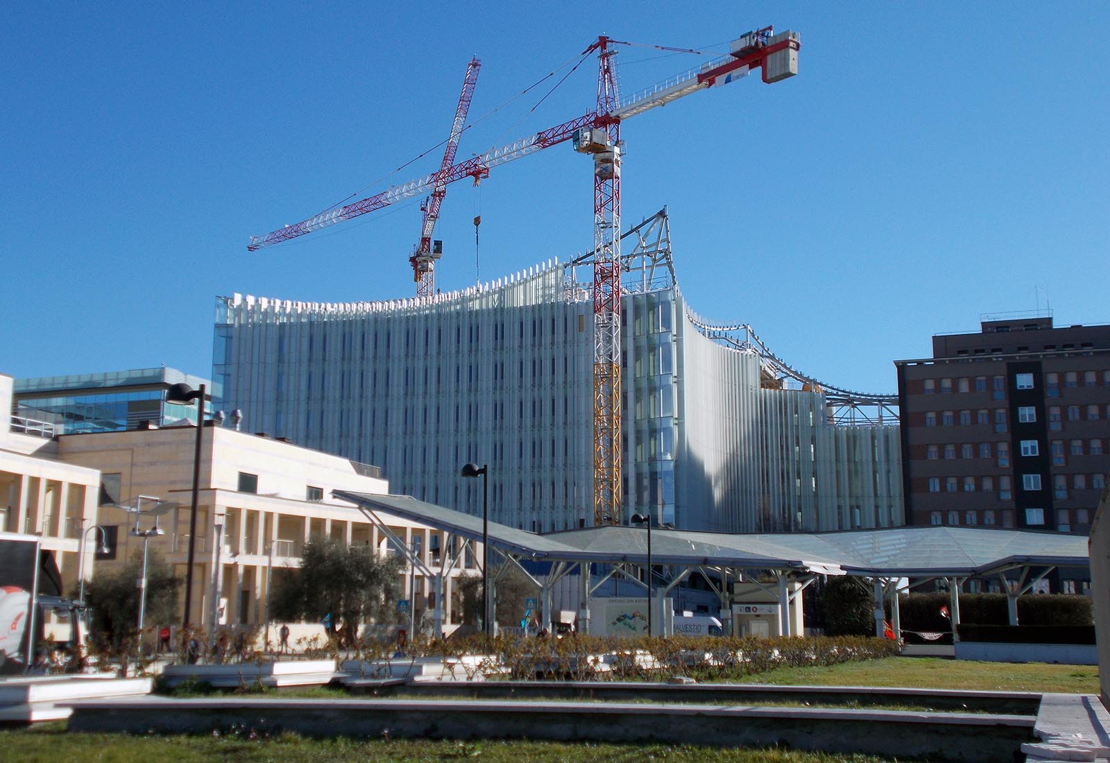 Hospital building in Ospedale San Raffaele in Milan - View