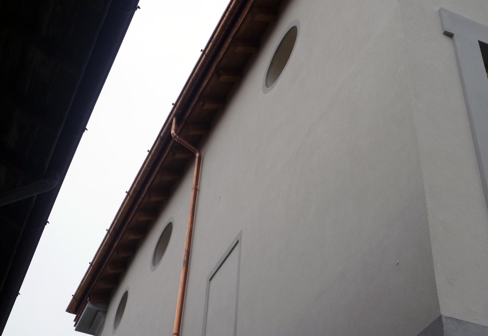 House extension and renovation in Codogno - Detail of the facade