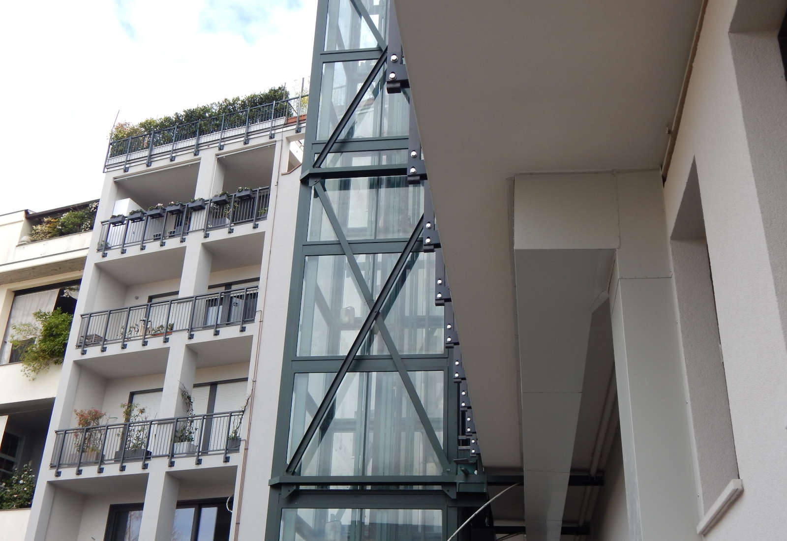 Condominio via Andrea Ponti, 20 a Milano - Vista