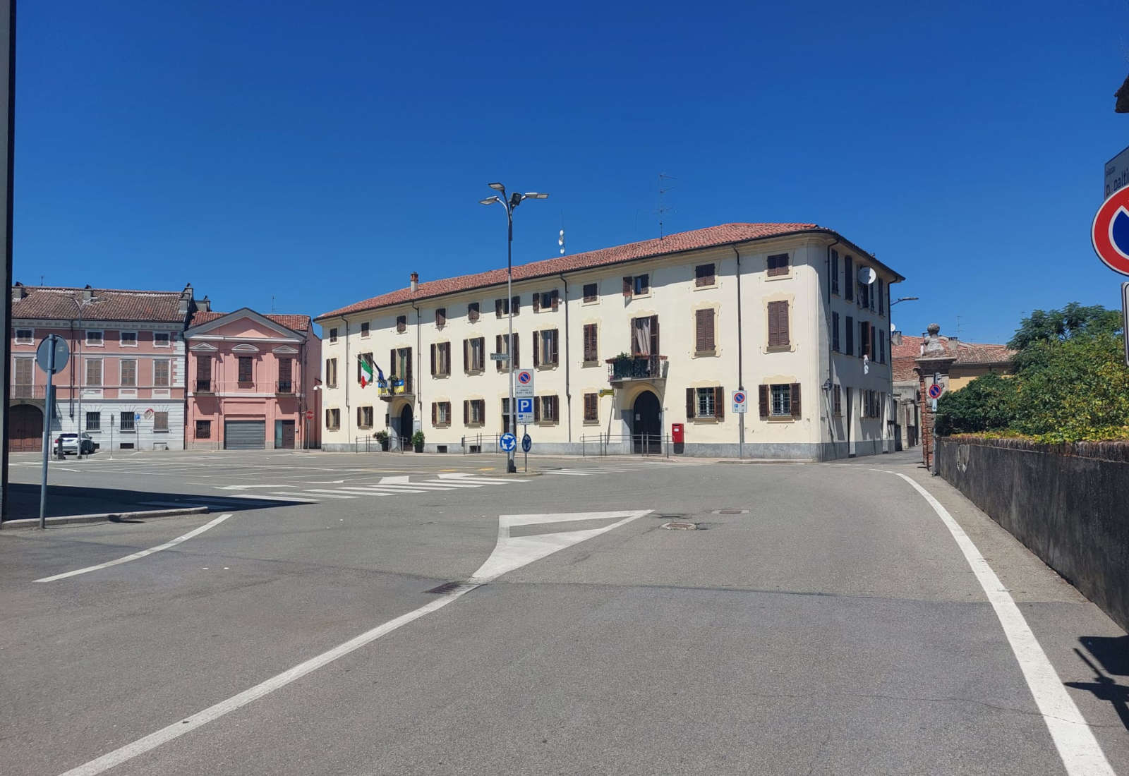 Paltineri square in Pieve del Cairo - Current view