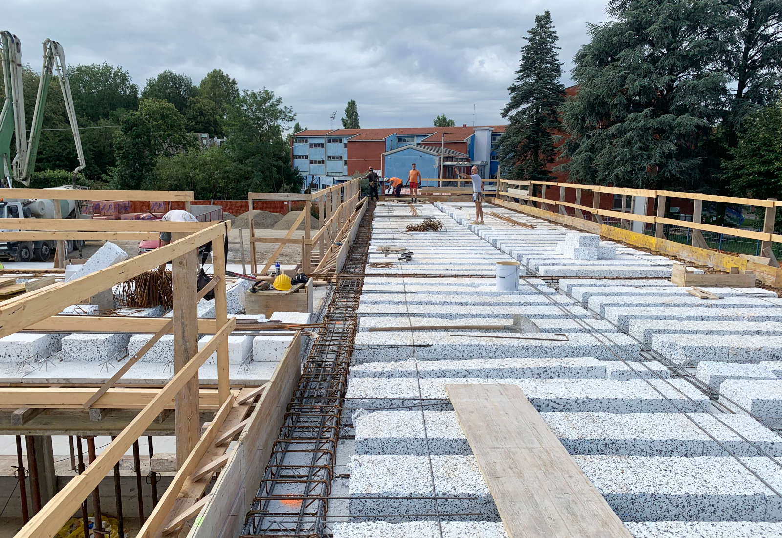 Sports fields and service building in Seregno - The construction site