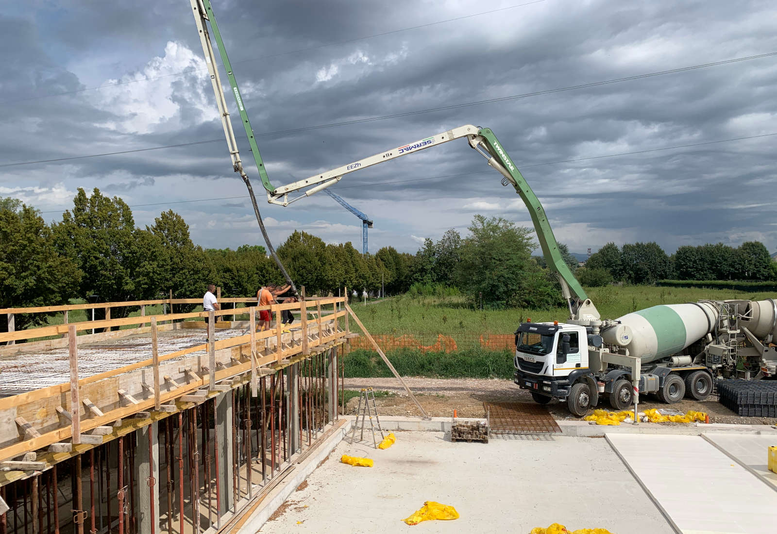 Sports fields and service building in Seregno - The construction site