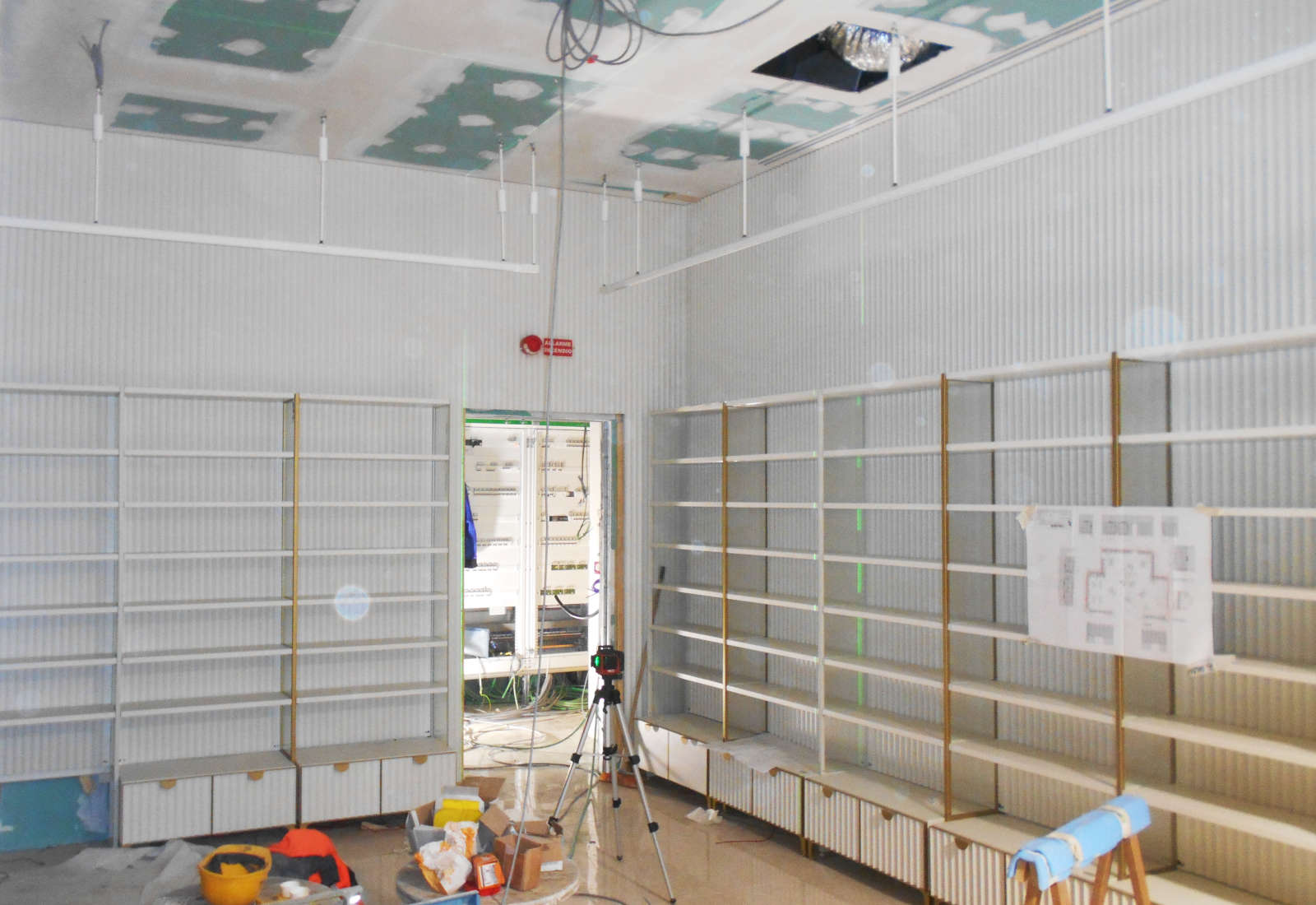 Esserbella perfumery in the Merlata Bloom shopping mall in Milan - The construction site