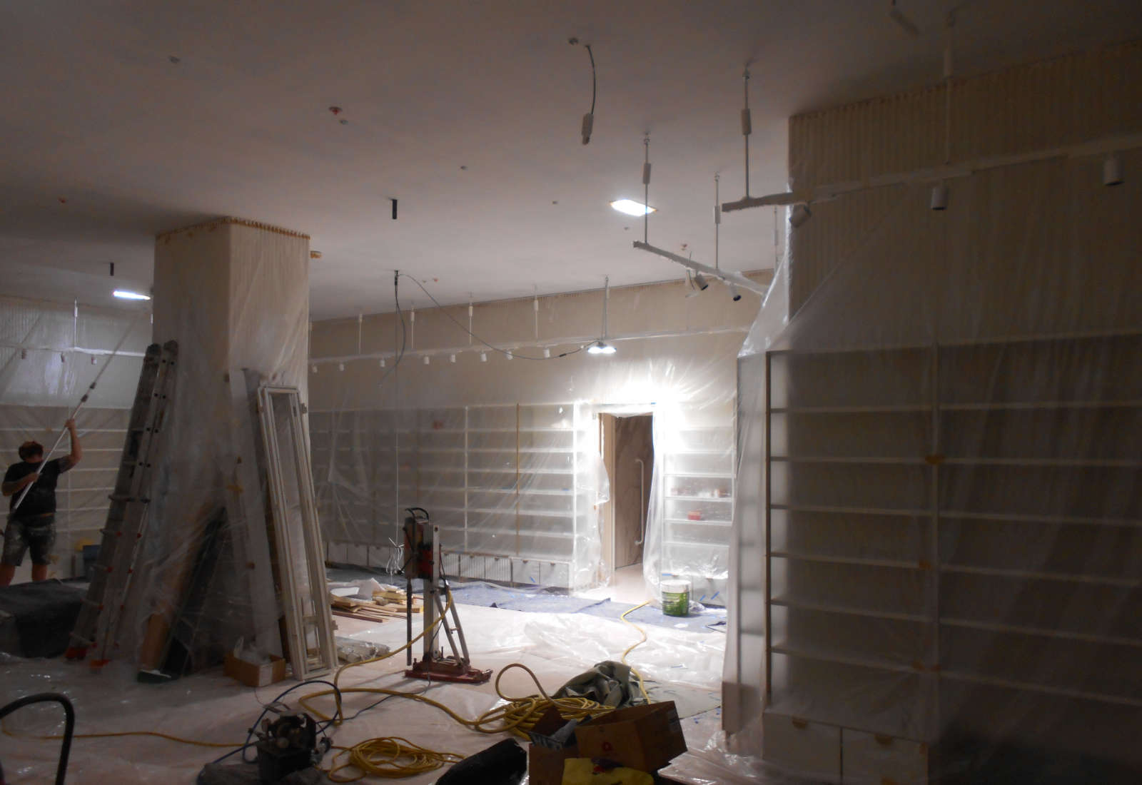 Esserbella perfumery in the Merlata Bloom shopping mall in Milan - The construction site