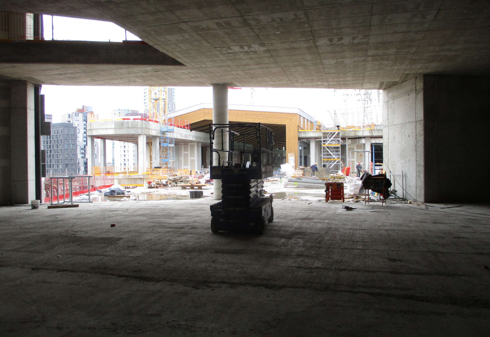 Decathlon retail center Cascina Merlata in Milan - The construction site