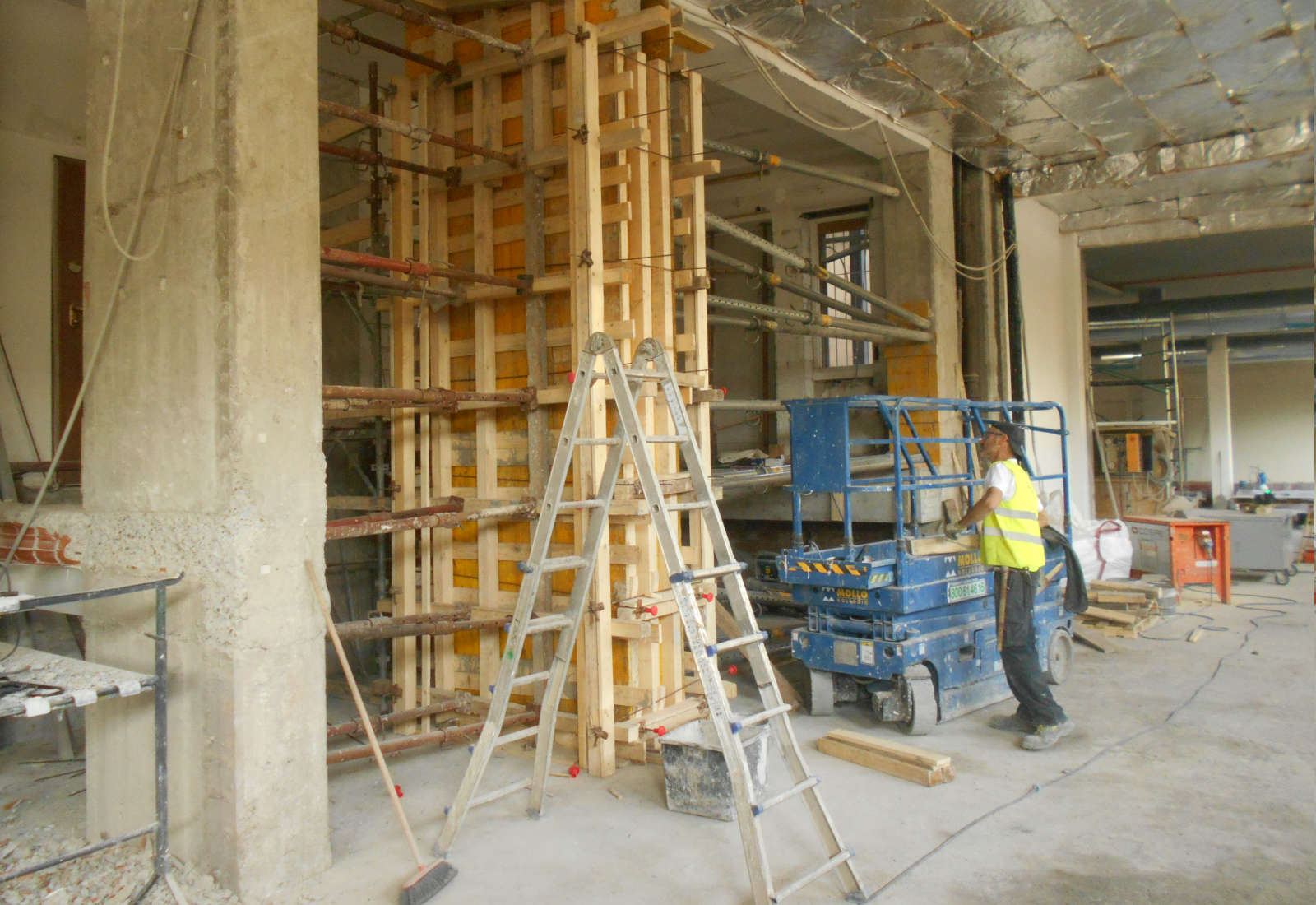 Esselunga shopping center in Monte Rosa street in Milan - The construction site