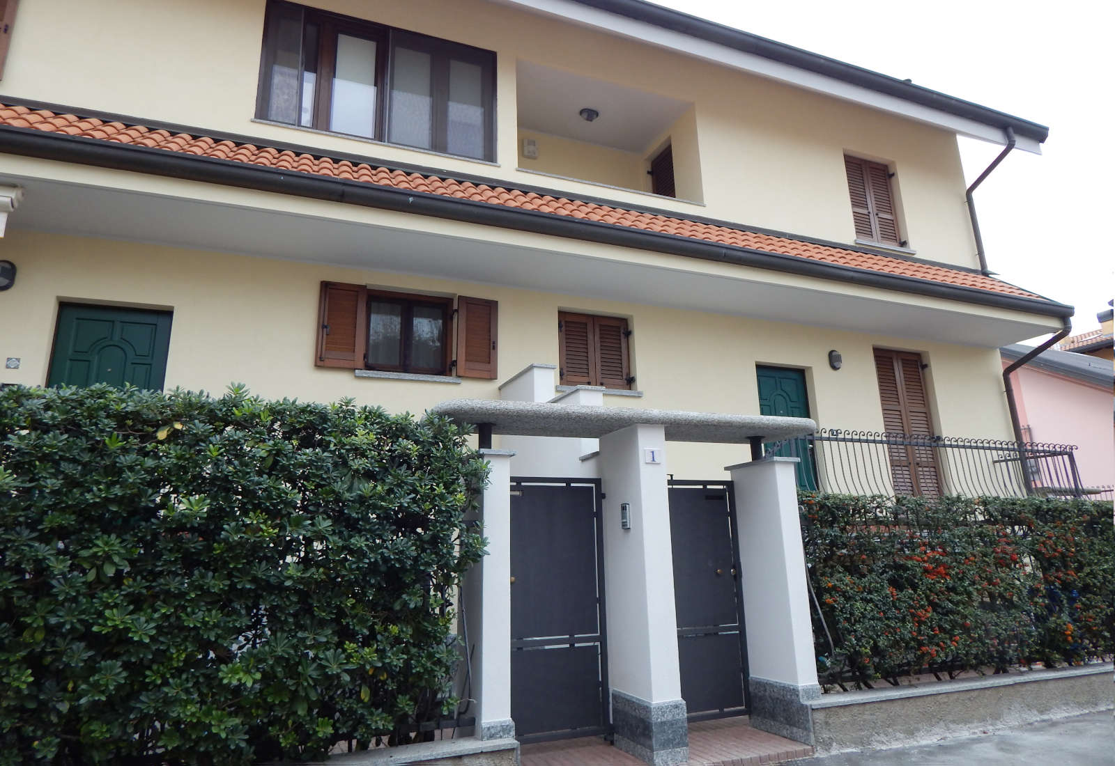 Semi-detached houses in Rho, Acquedotto street - View